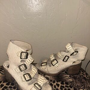 Stylish Beige Strappy Women's Sandals